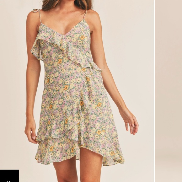 ASTR the Label mini floral dress - Picture 1 of 3